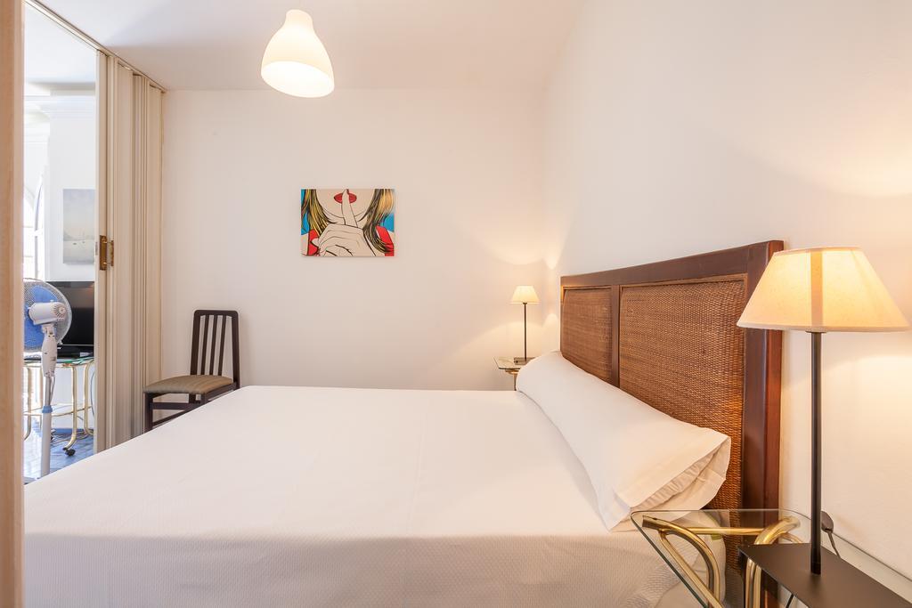 Apartment Boutique Center Sevilla Bagian luar foto